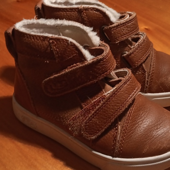 UGG Brown Leather Boots with Moccasin Stitching Toddler Size 8 - Picture 2 of 10
